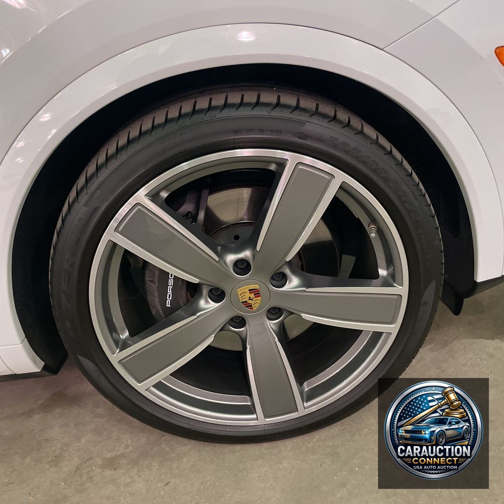 2023 Porsche Cayenne Platinum Edition