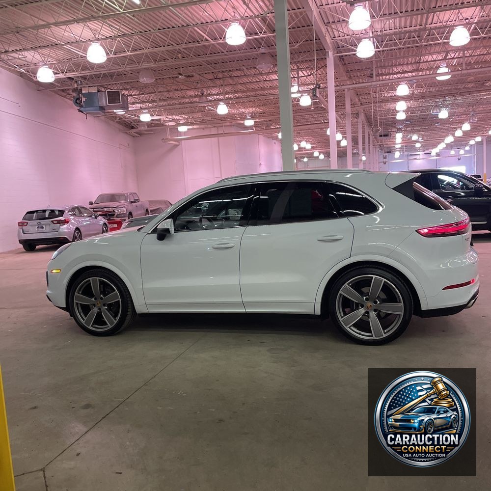 2023 Porsche Cayenne Platinum Edition