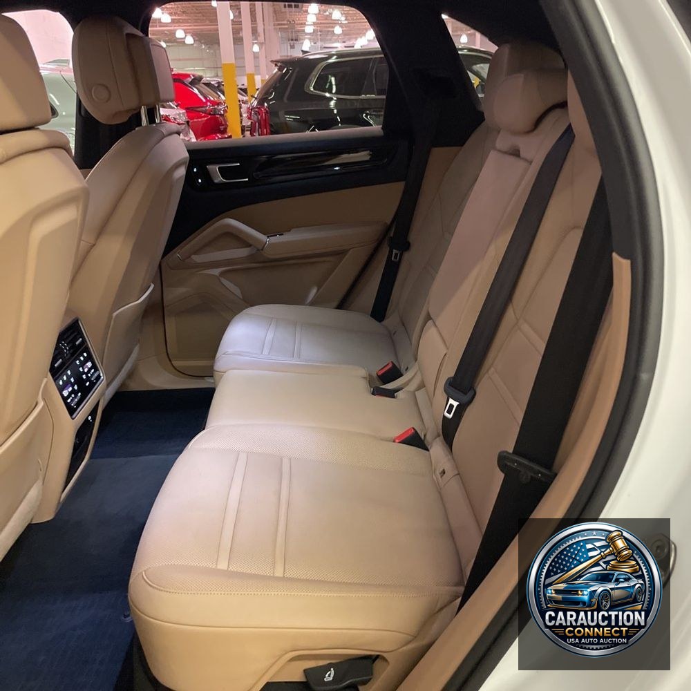 2023 Porsche Cayenne Platinum Edition