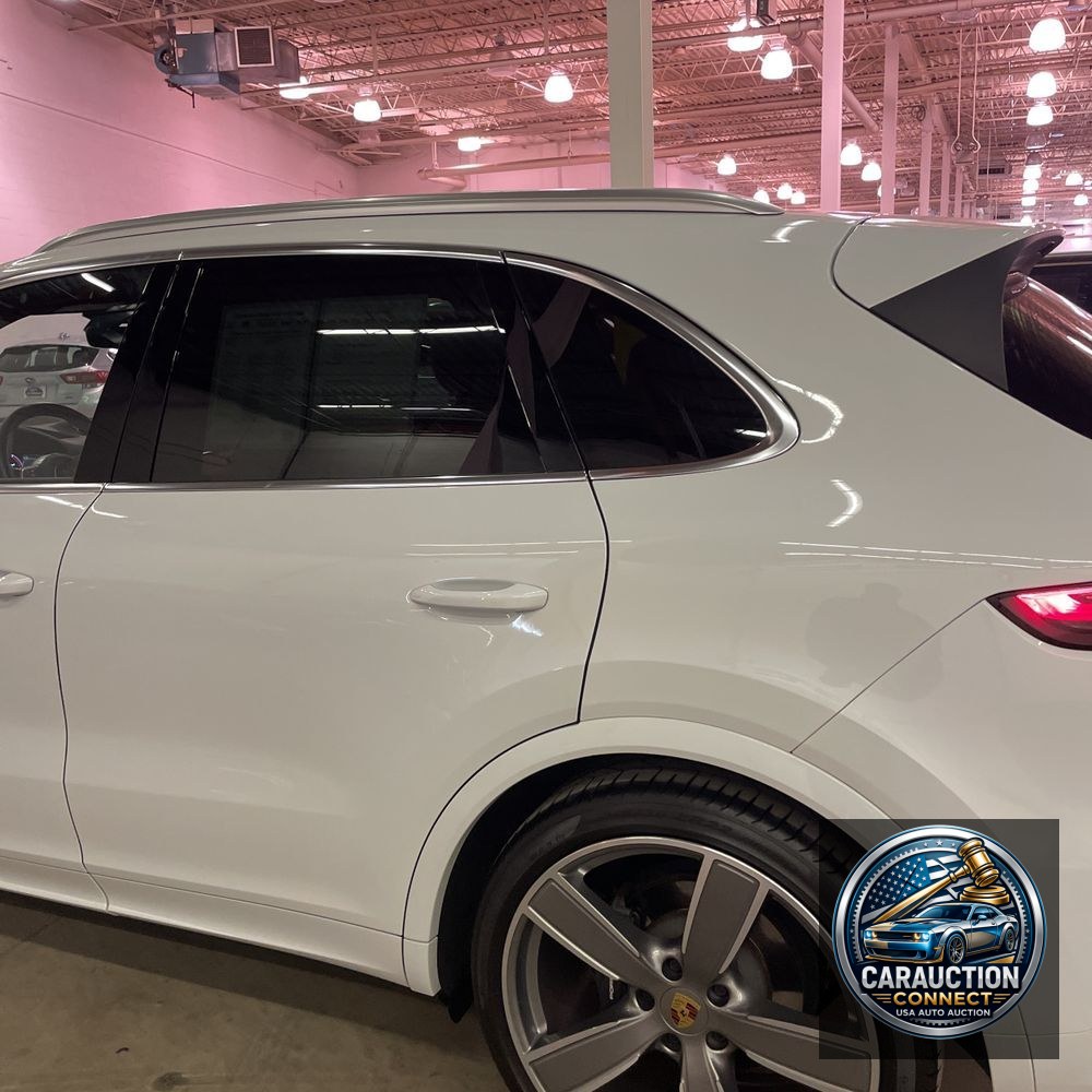 2023 Porsche Cayenne Platinum Edition