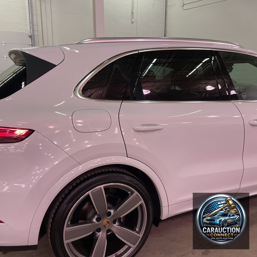 2023 Porsche Cayenne Platinum Edition
