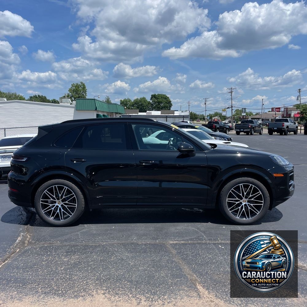 2024 Porsche Cayenne Base