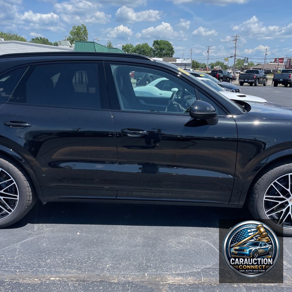 2024 Porsche Cayenne Base
