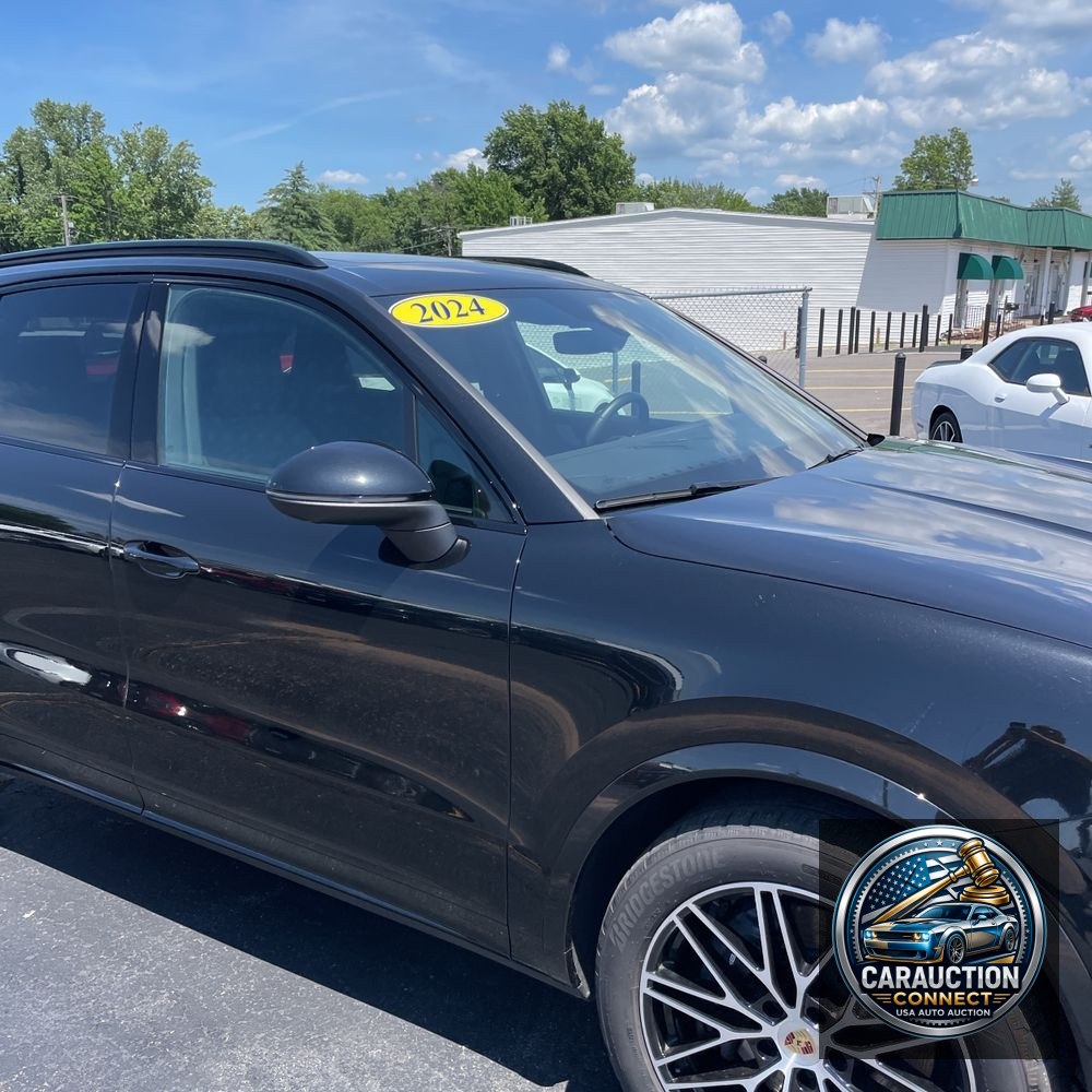 2024 Porsche Cayenne Base