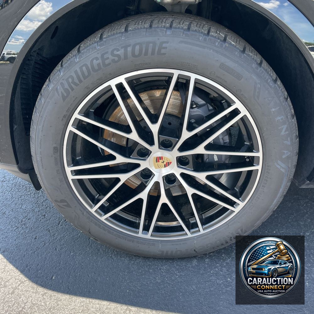 2024 Porsche Cayenne Base