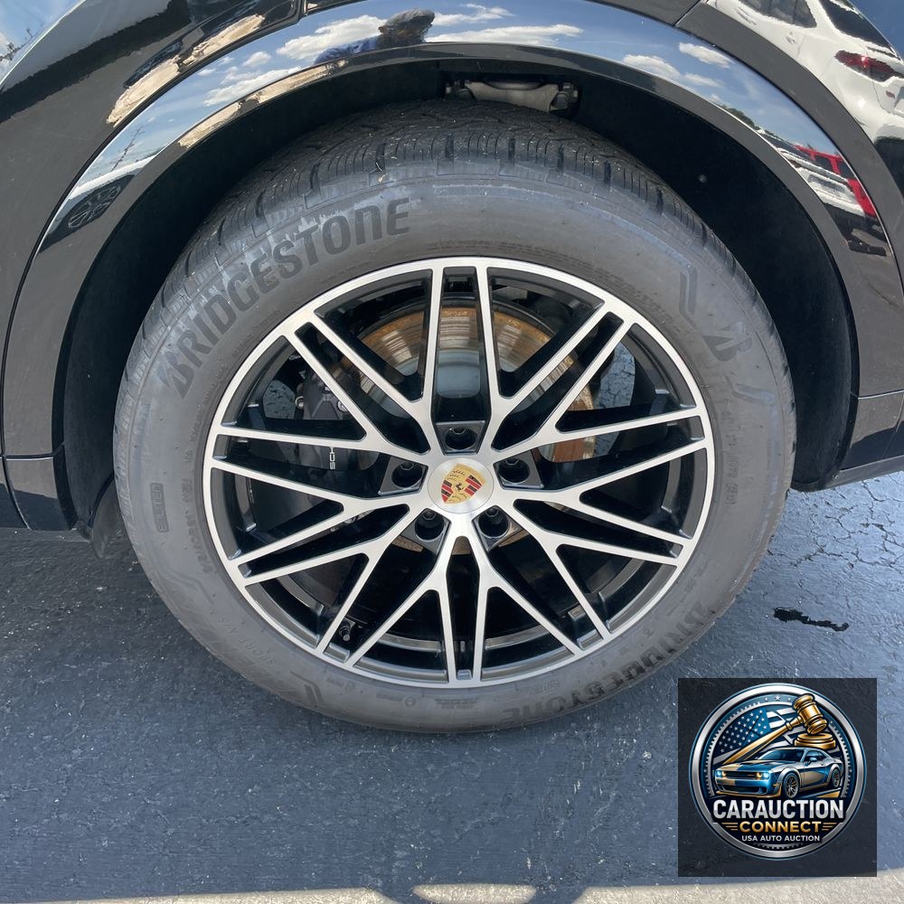 2024 Porsche Cayenne Base