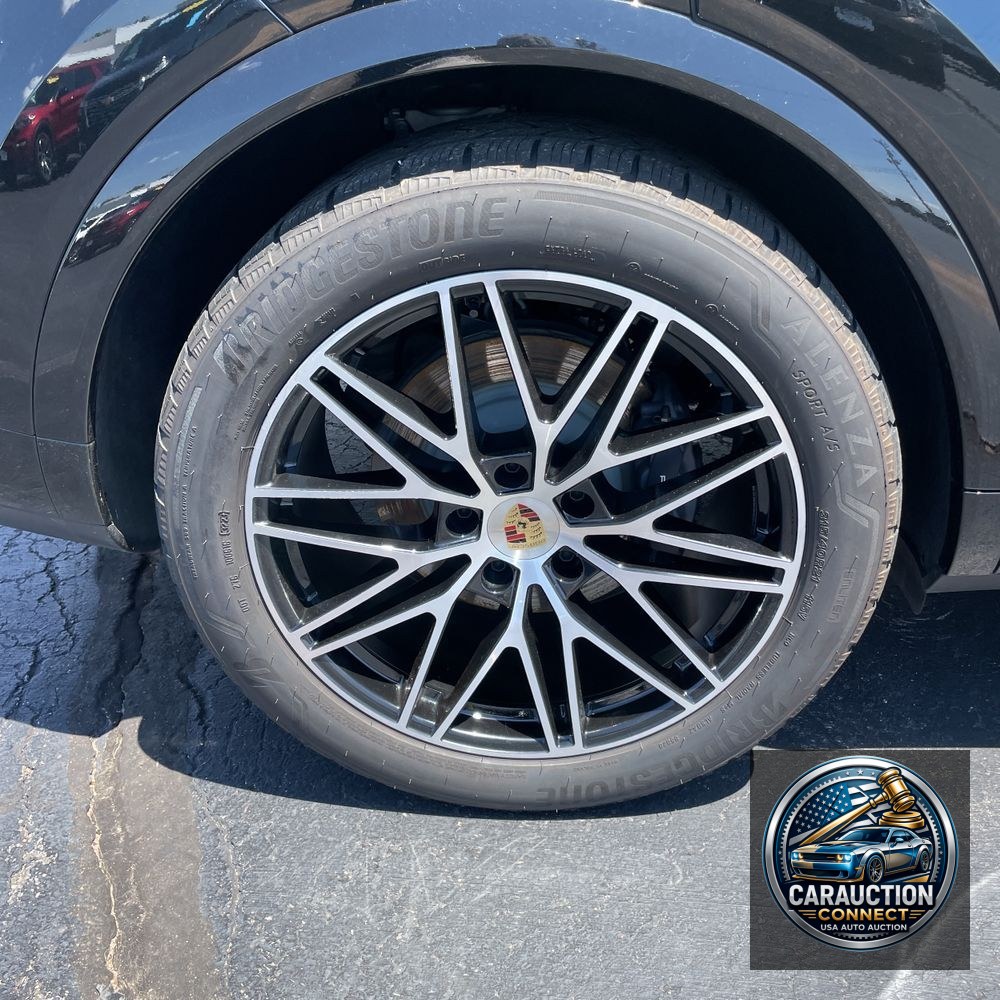 2024 Porsche Cayenne Base