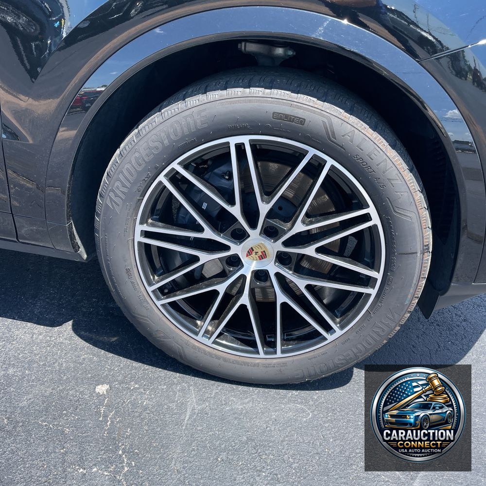 2024 Porsche Cayenne Base