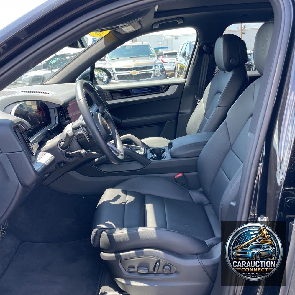 2024 Porsche Cayenne Base