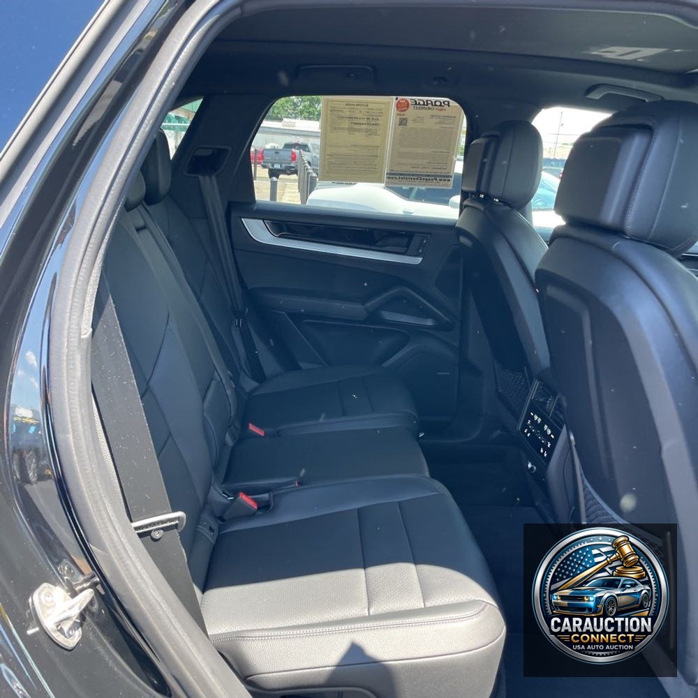 2024 Porsche Cayenne Base
