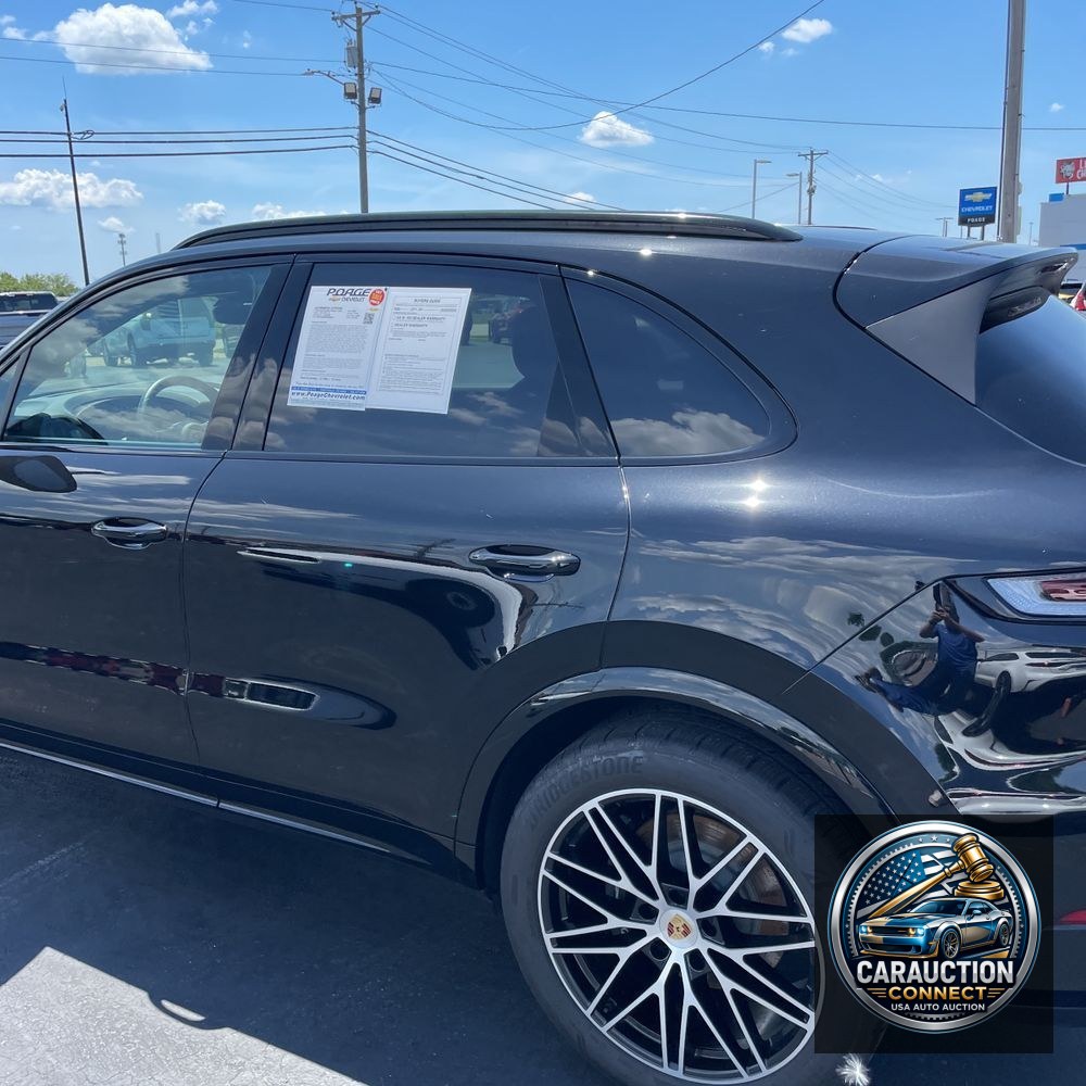 2024 Porsche Cayenne Base