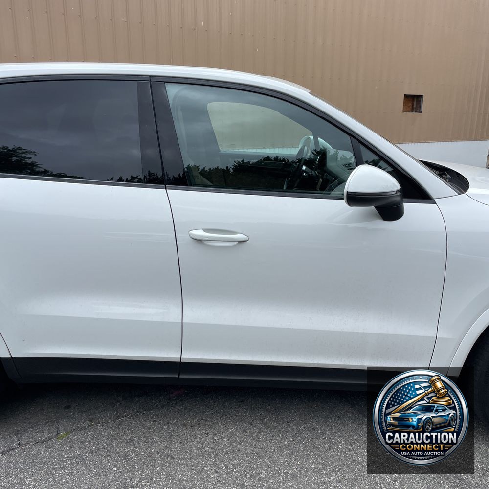 2022 Porsche Cayenne Base