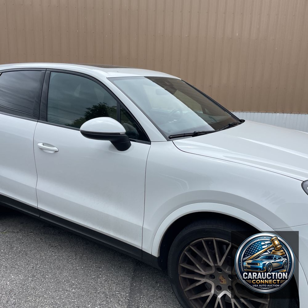 2022 Porsche Cayenne Base