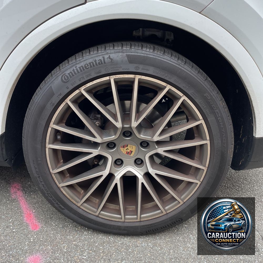2022 Porsche Cayenne Base