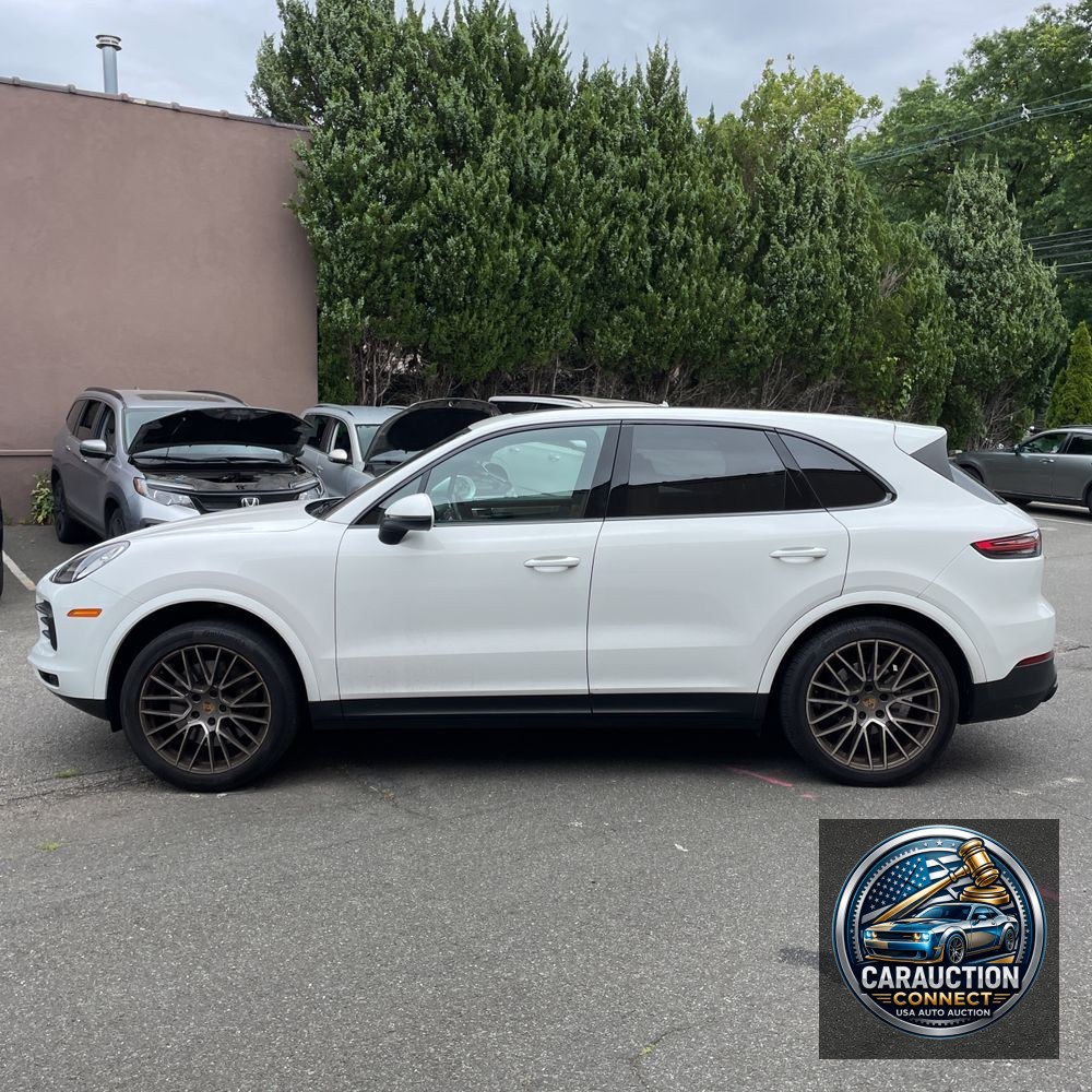 2022 Porsche Cayenne Base