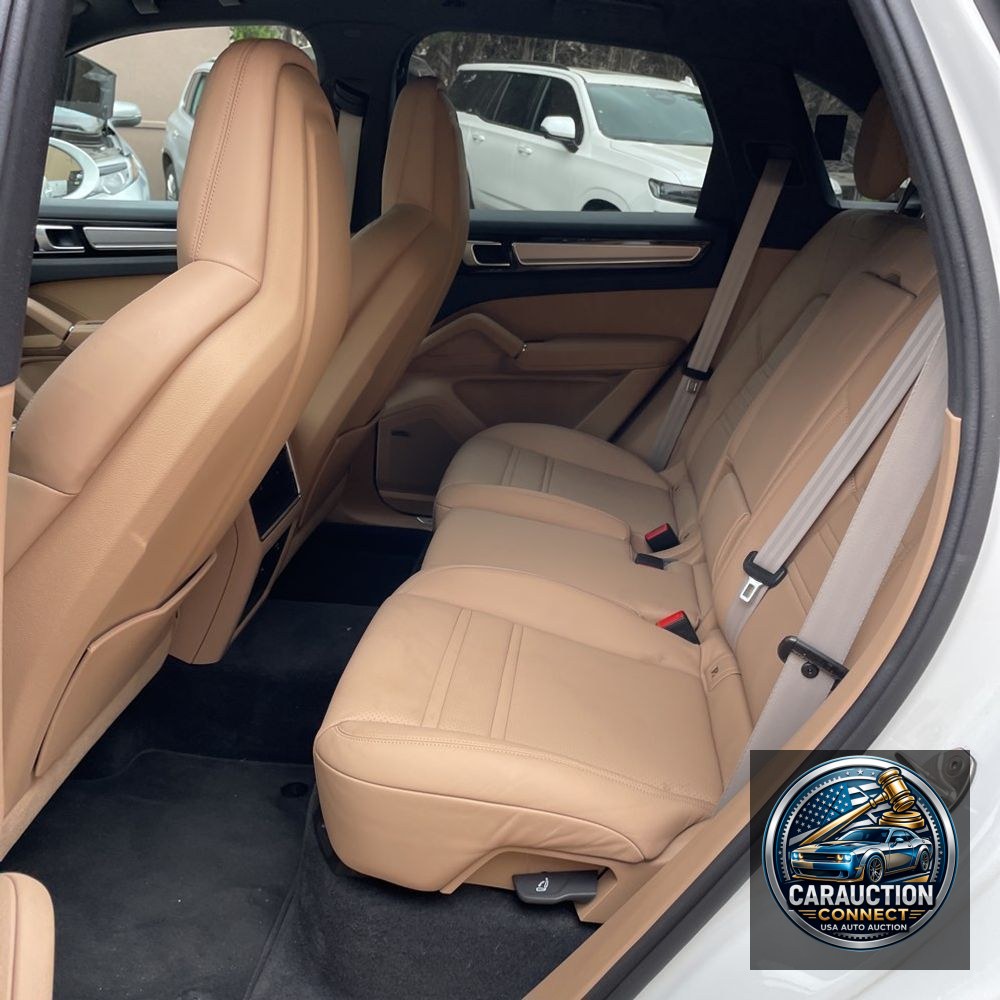 2022 Porsche Cayenne Base
