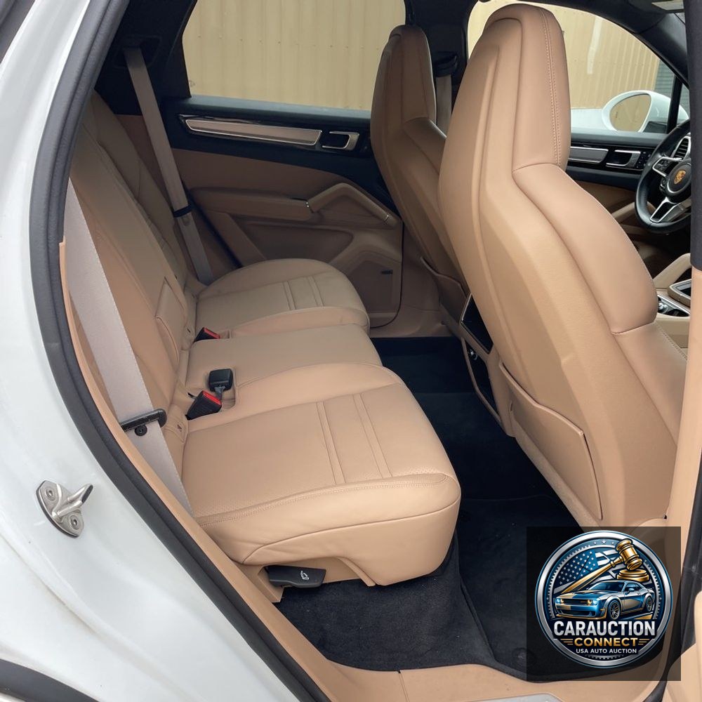 2022 Porsche Cayenne Base