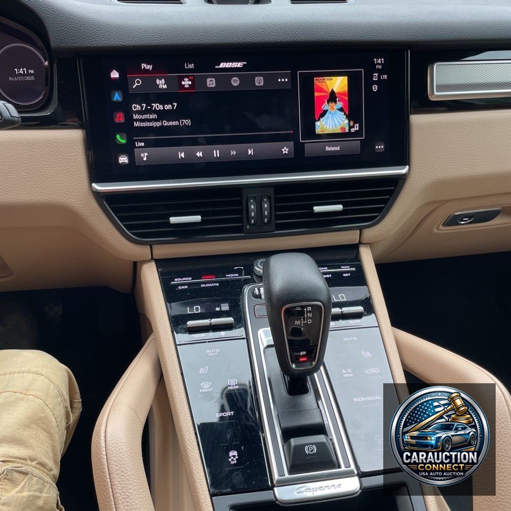 2022 Porsche Cayenne Base