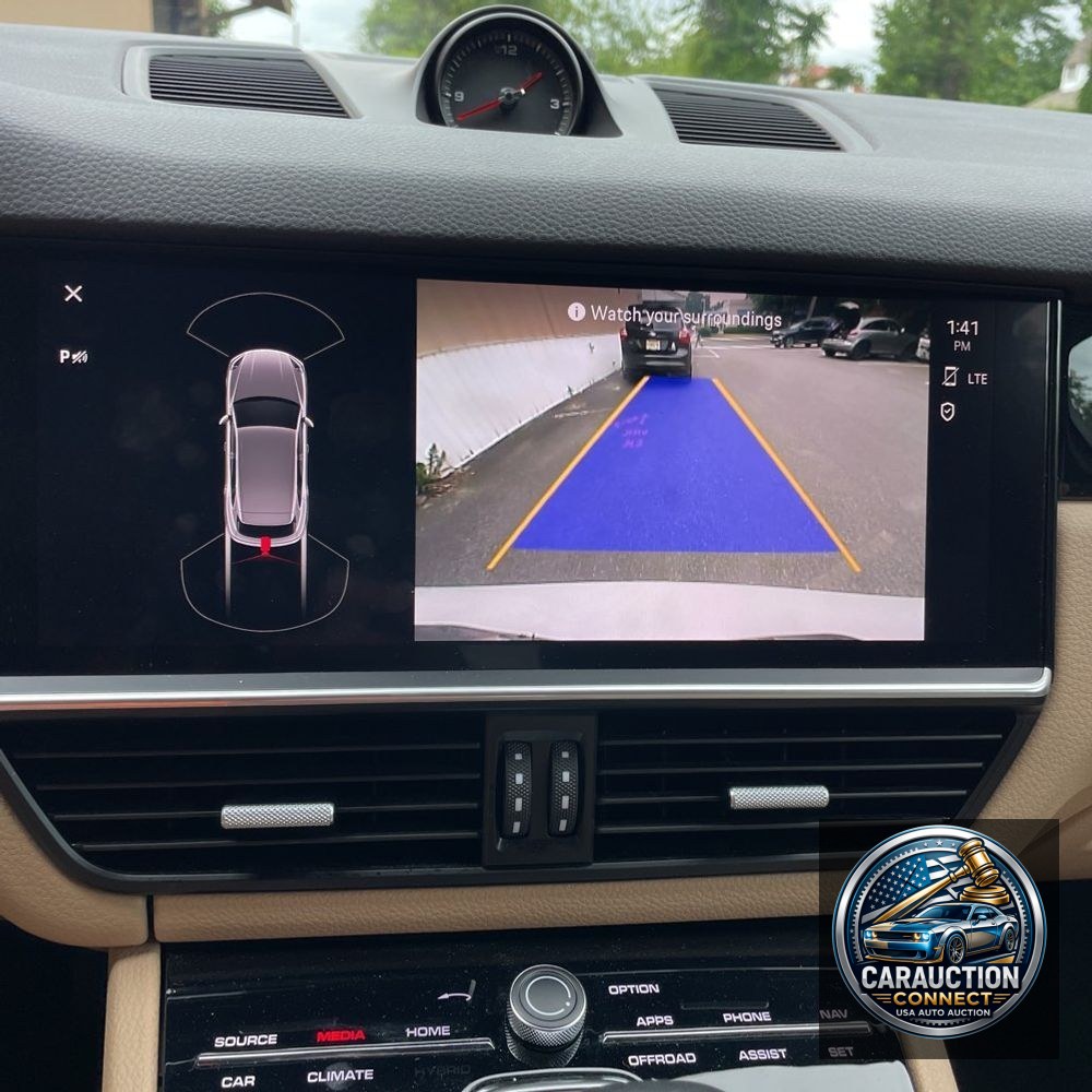 2022 Porsche Cayenne Base