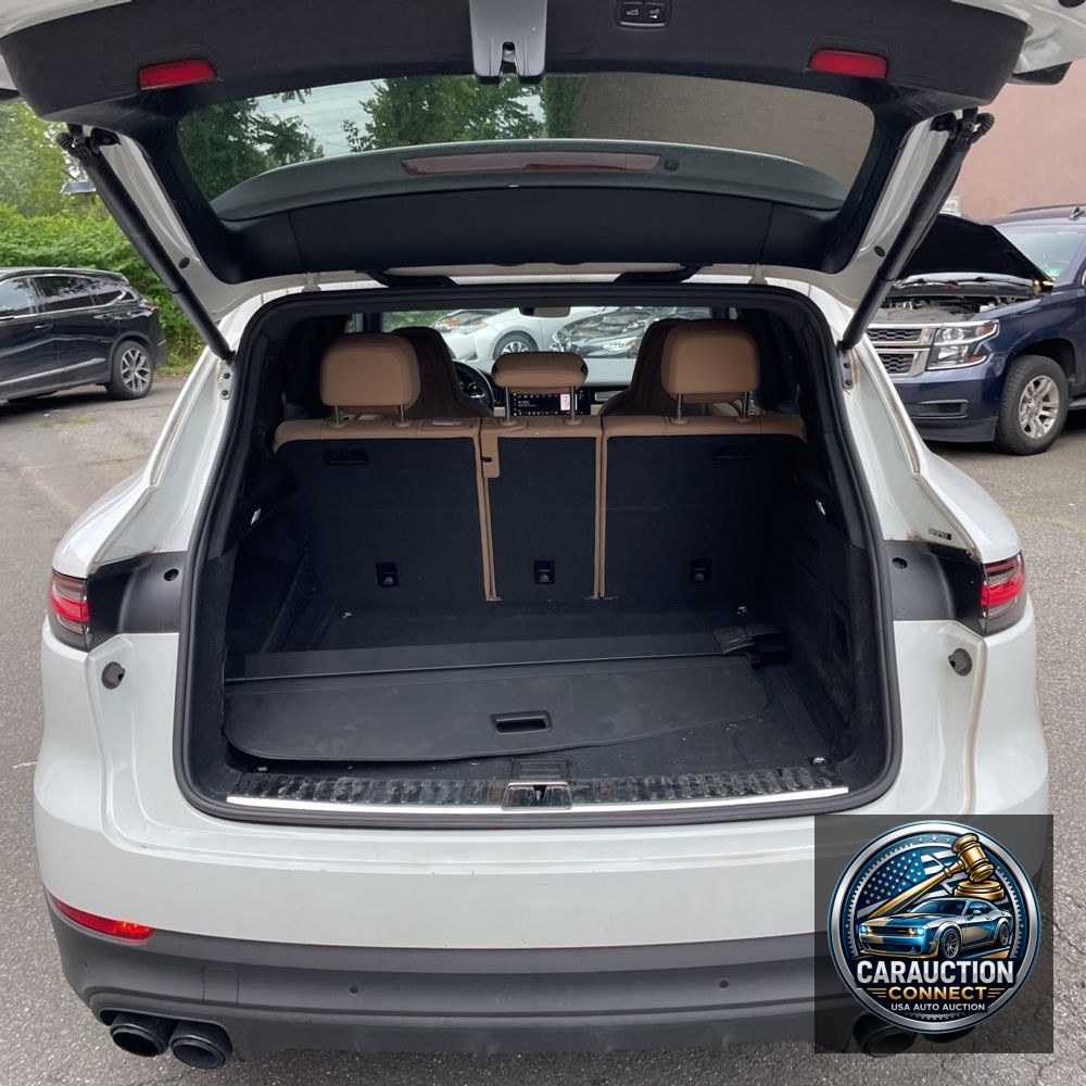2022 Porsche Cayenne Base