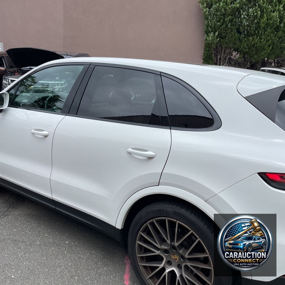 2022 Porsche Cayenne Base