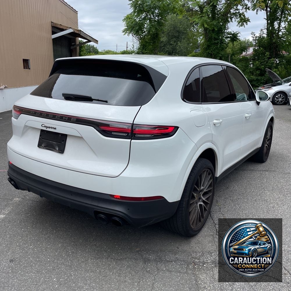 2022 Porsche Cayenne Base