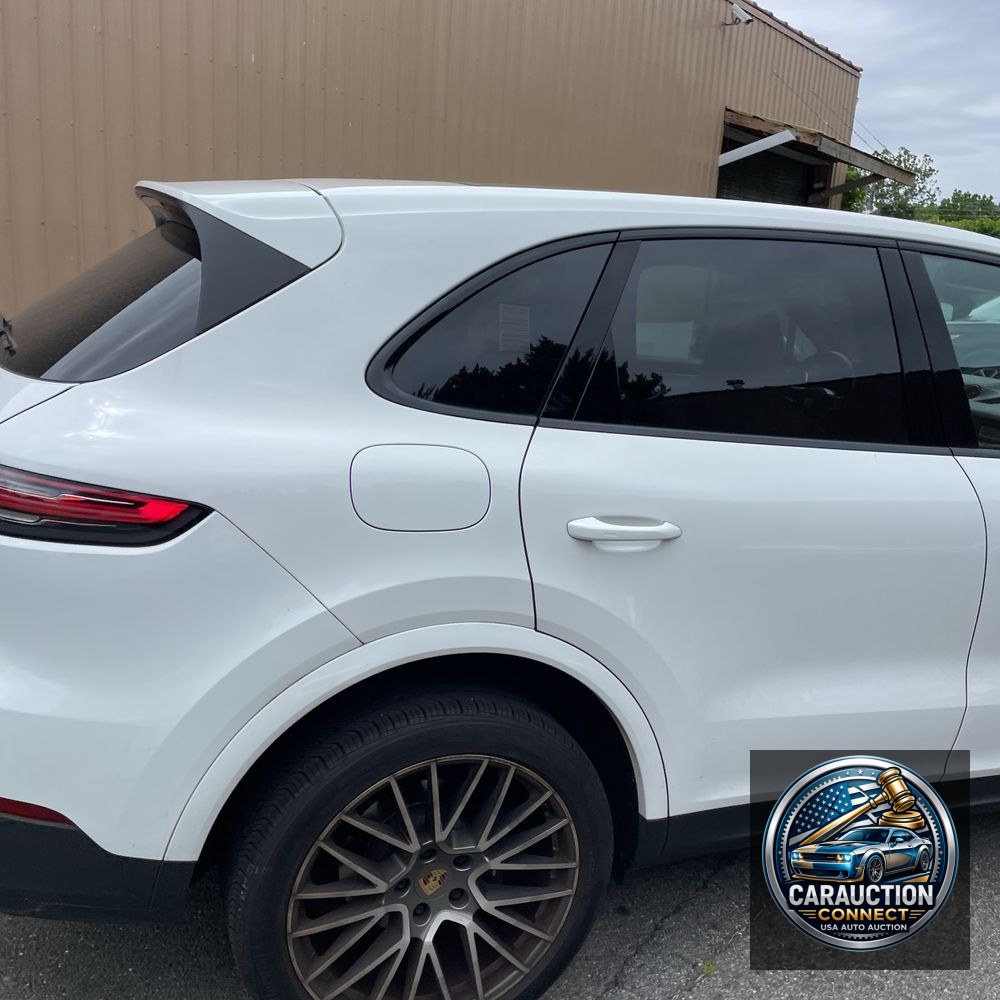 2022 Porsche Cayenne Base