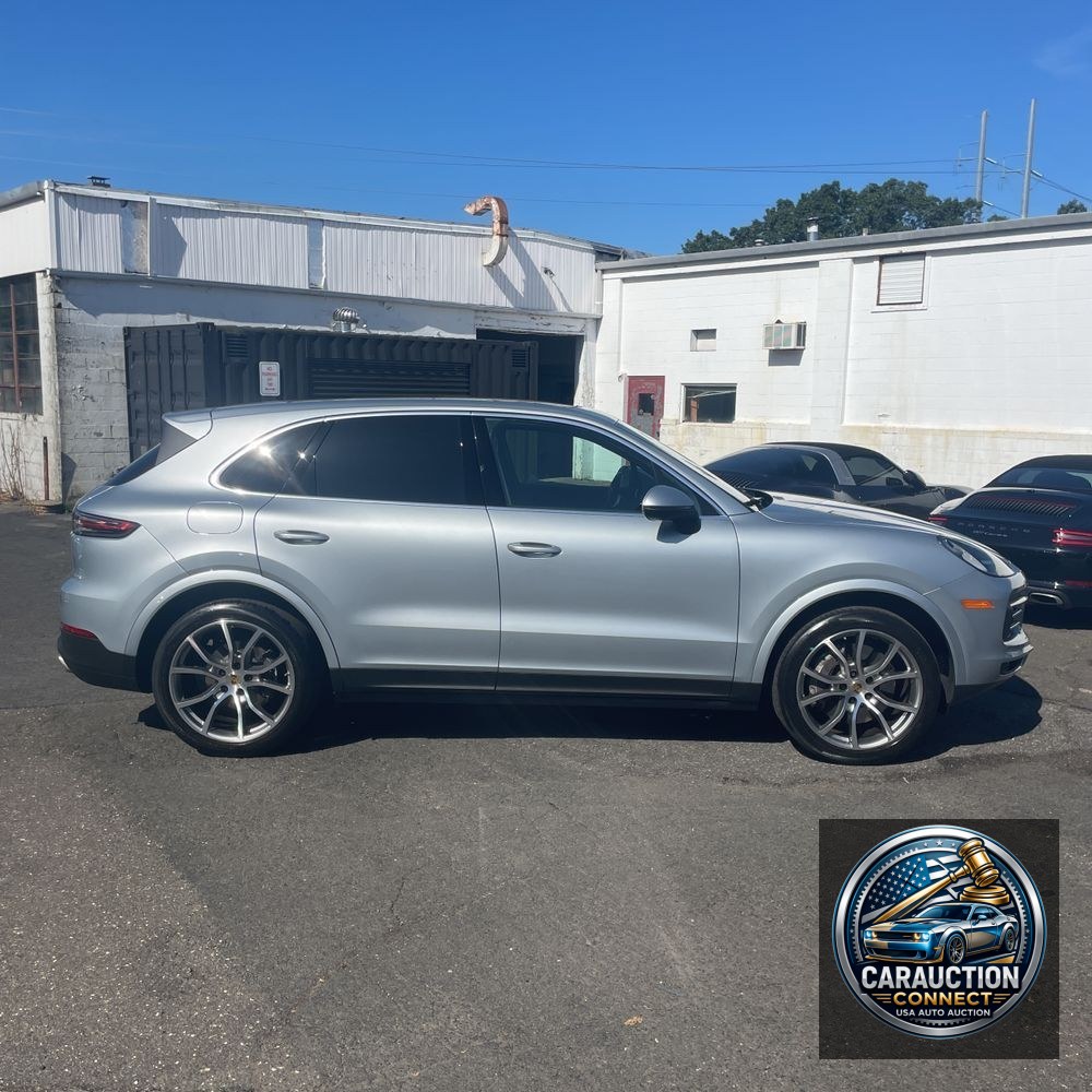2022 Porsche Cayenne Base
