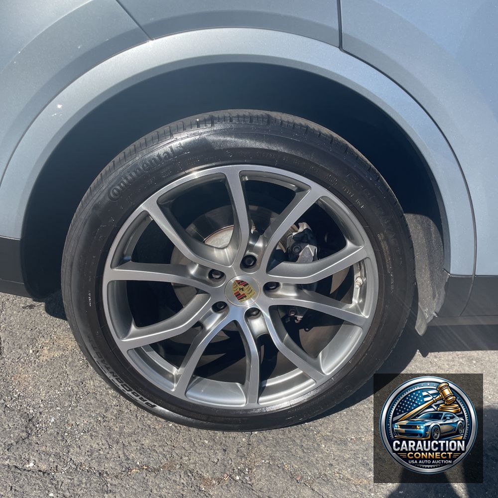 2022 Porsche Cayenne Base