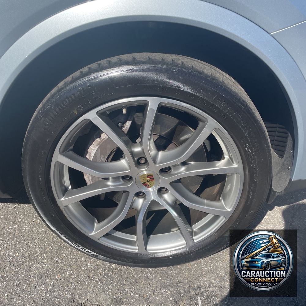 2022 Porsche Cayenne Base