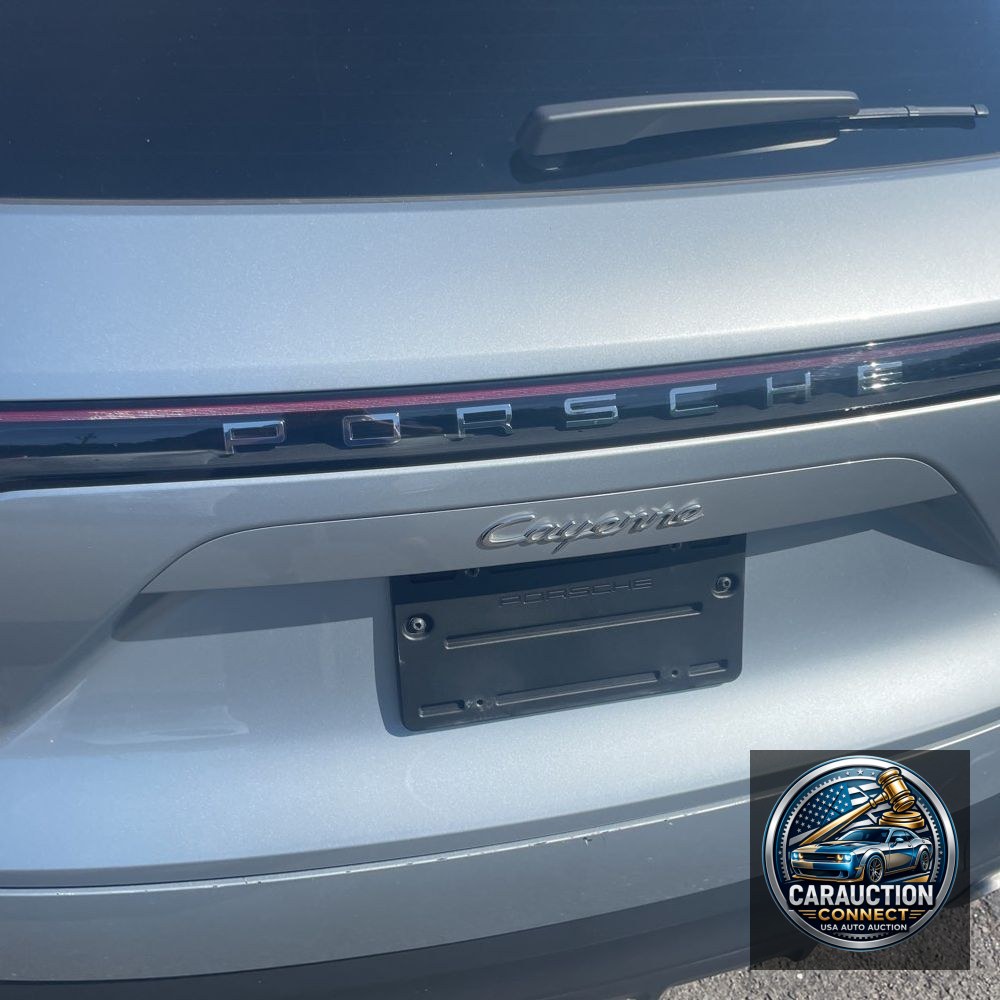 2022 Porsche Cayenne Base