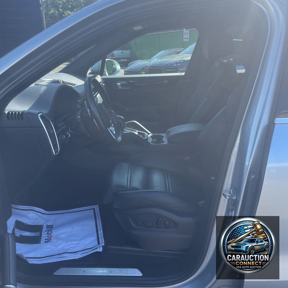 2022 Porsche Cayenne Base