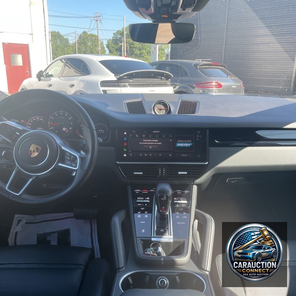 2022 Porsche Cayenne Base