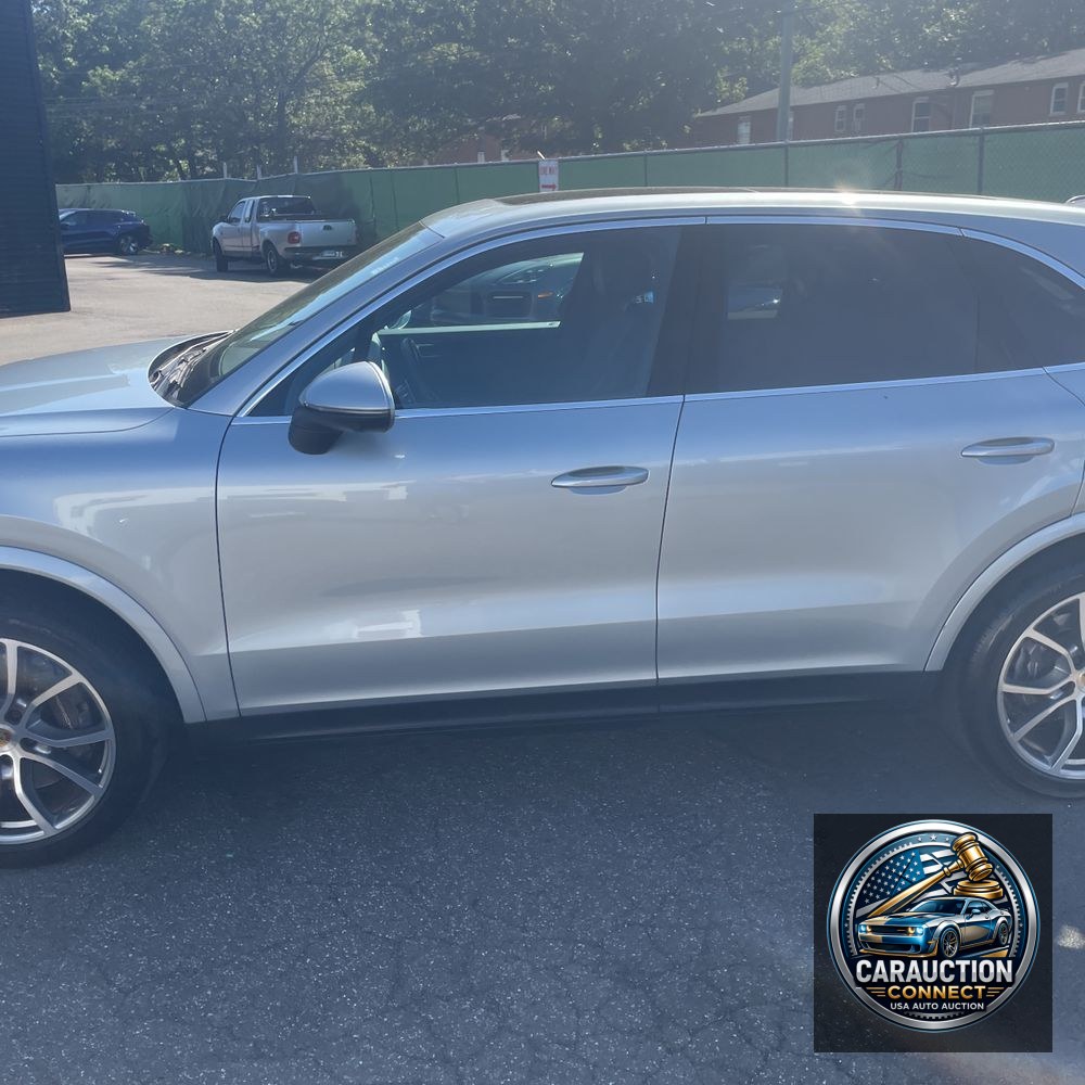 2022 Porsche Cayenne Base