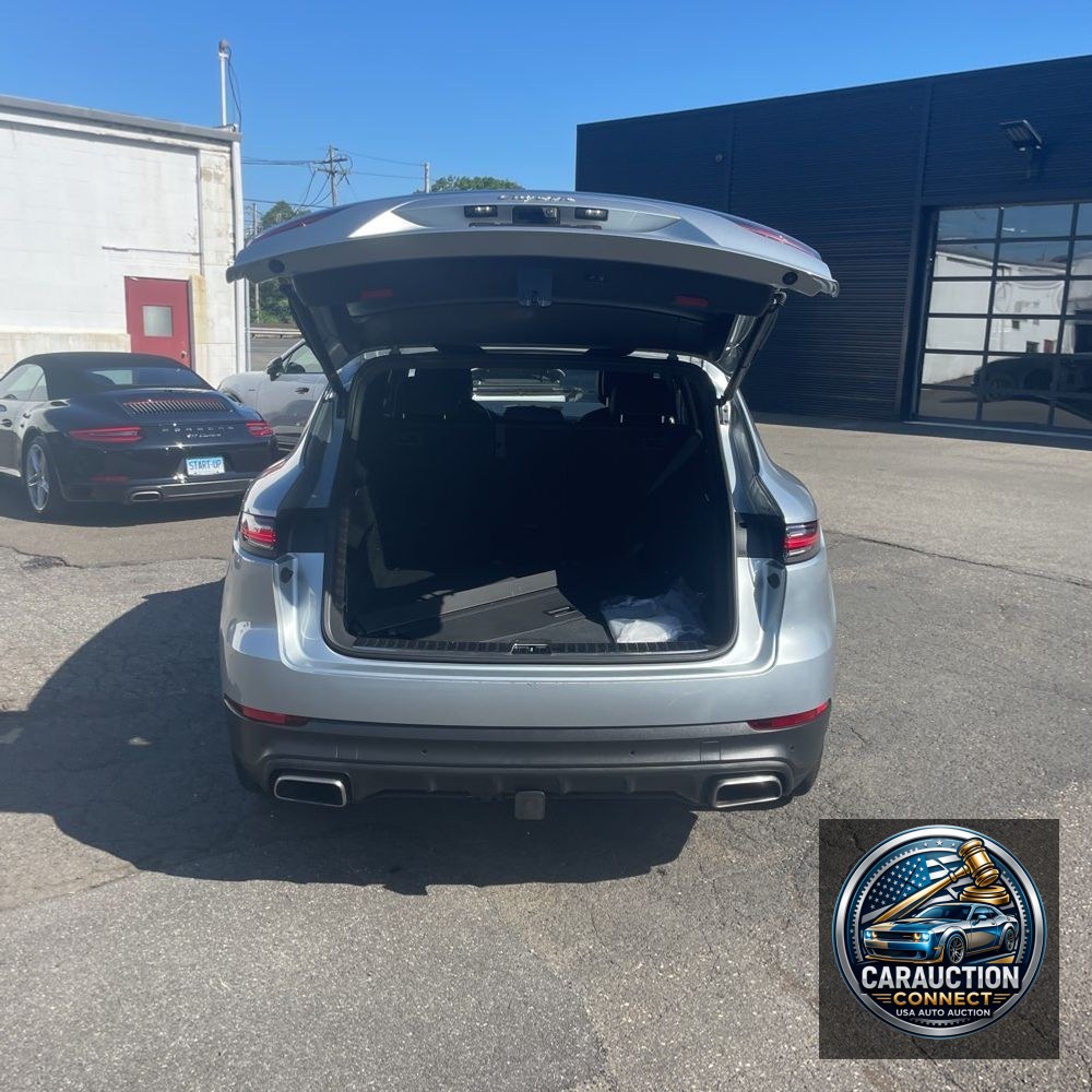 2022 Porsche Cayenne Base
