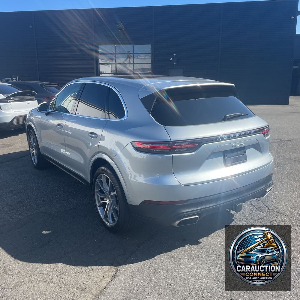 2022 Porsche Cayenne Base