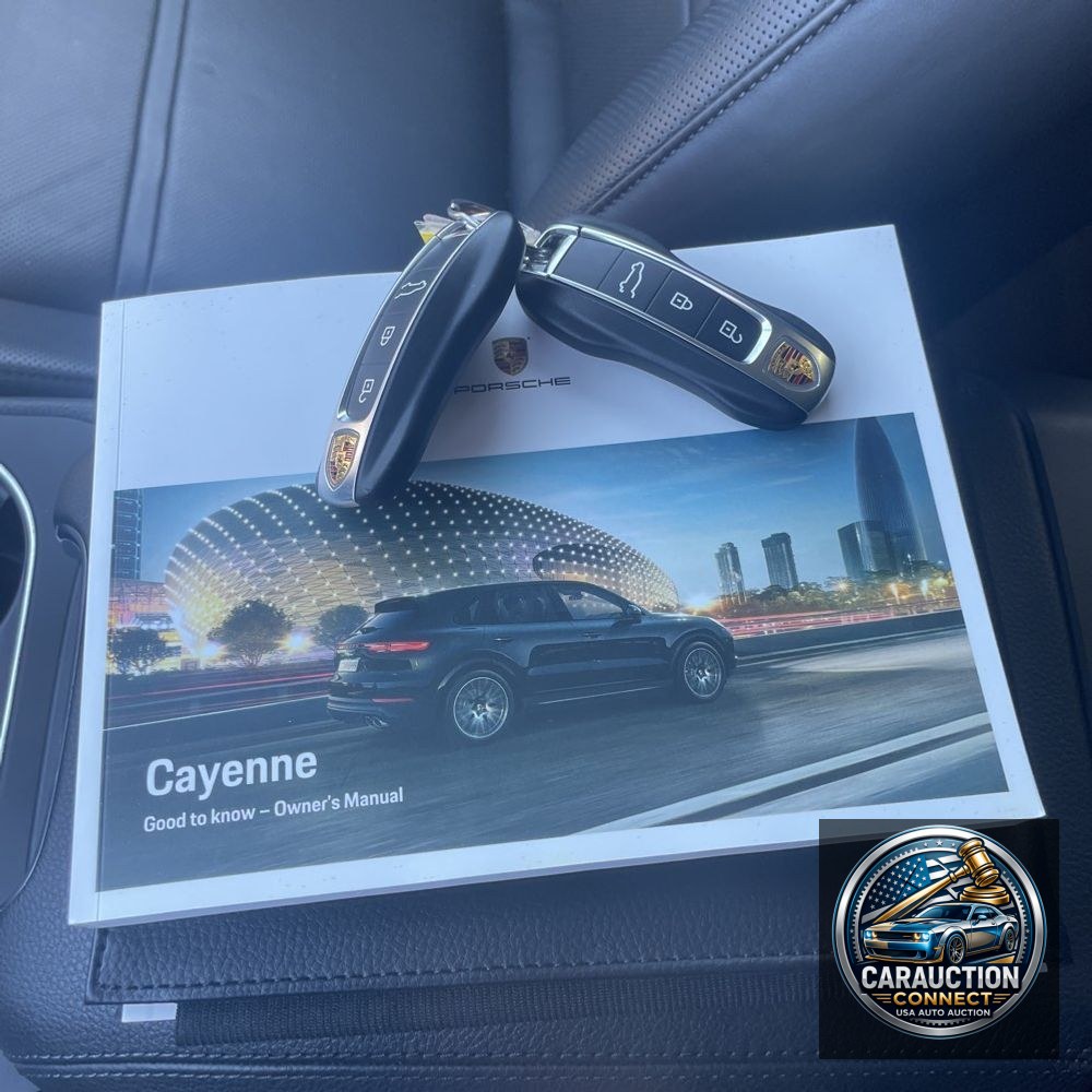 2022 Porsche Cayenne Base