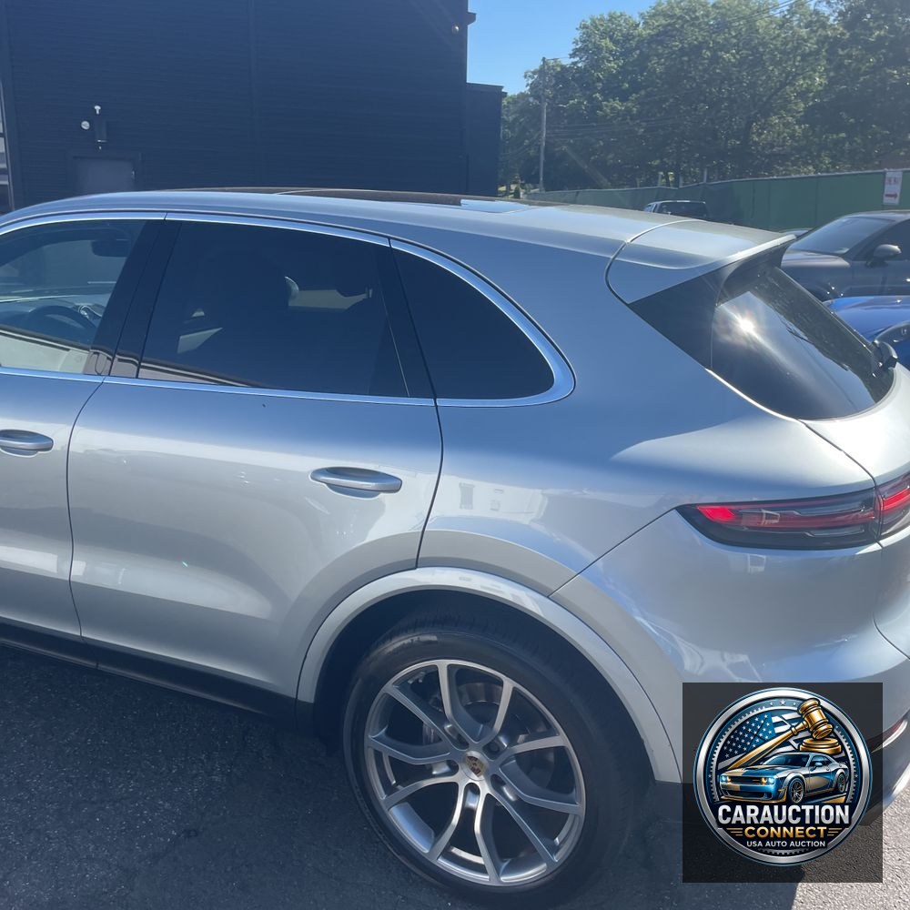 2022 Porsche Cayenne Base