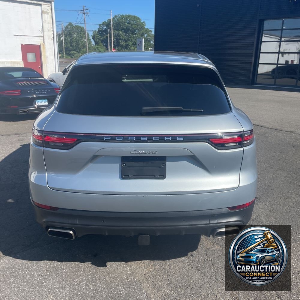 2022 Porsche Cayenne Base