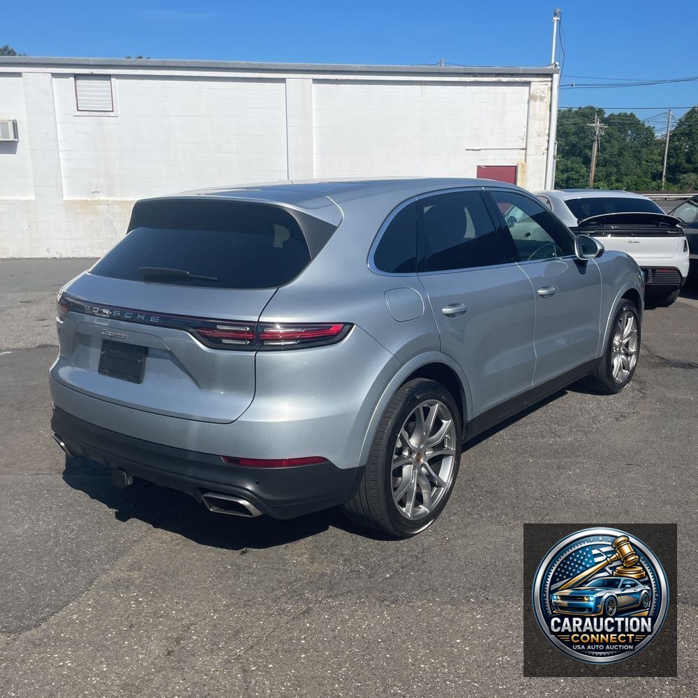 2022 Porsche Cayenne Base