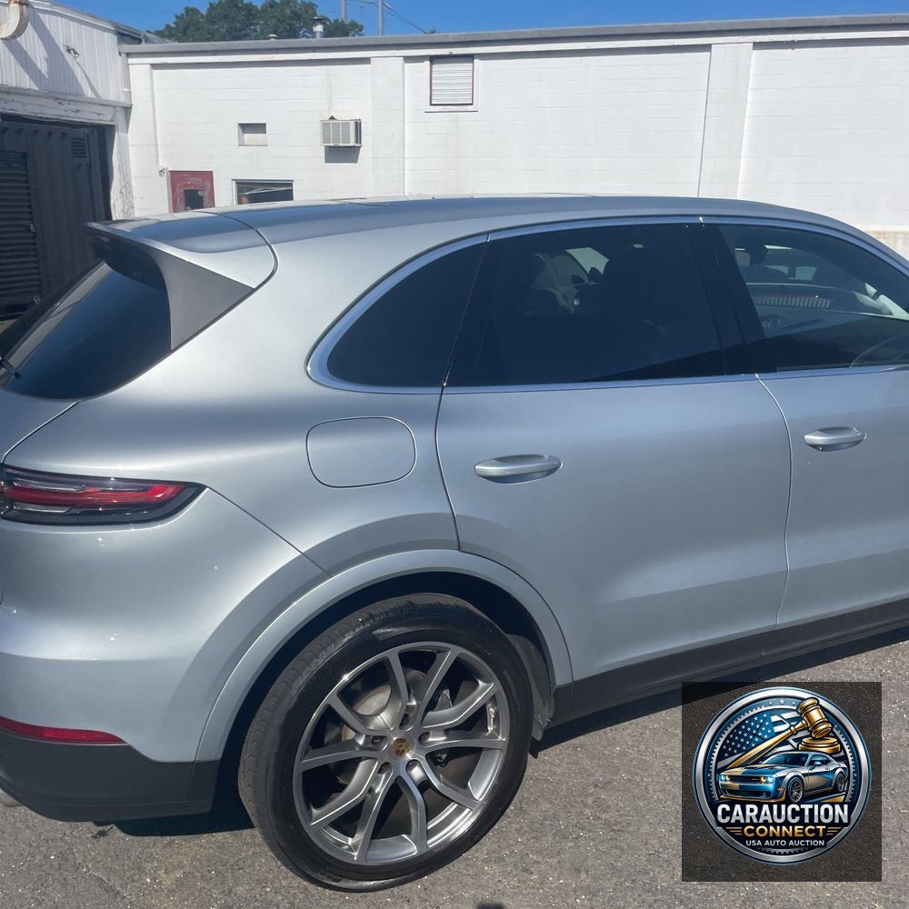 2022 Porsche Cayenne Base