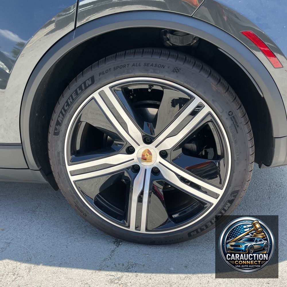 2025 Porsche Macan Electric