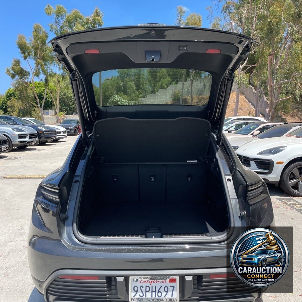 2025 Porsche Macan Electric