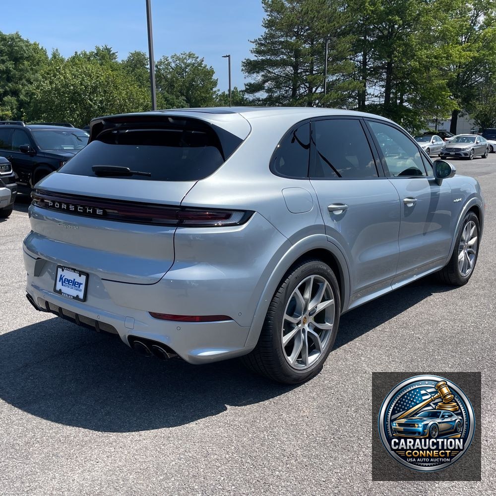 2024 Porsche Cayenne E-Hybrid