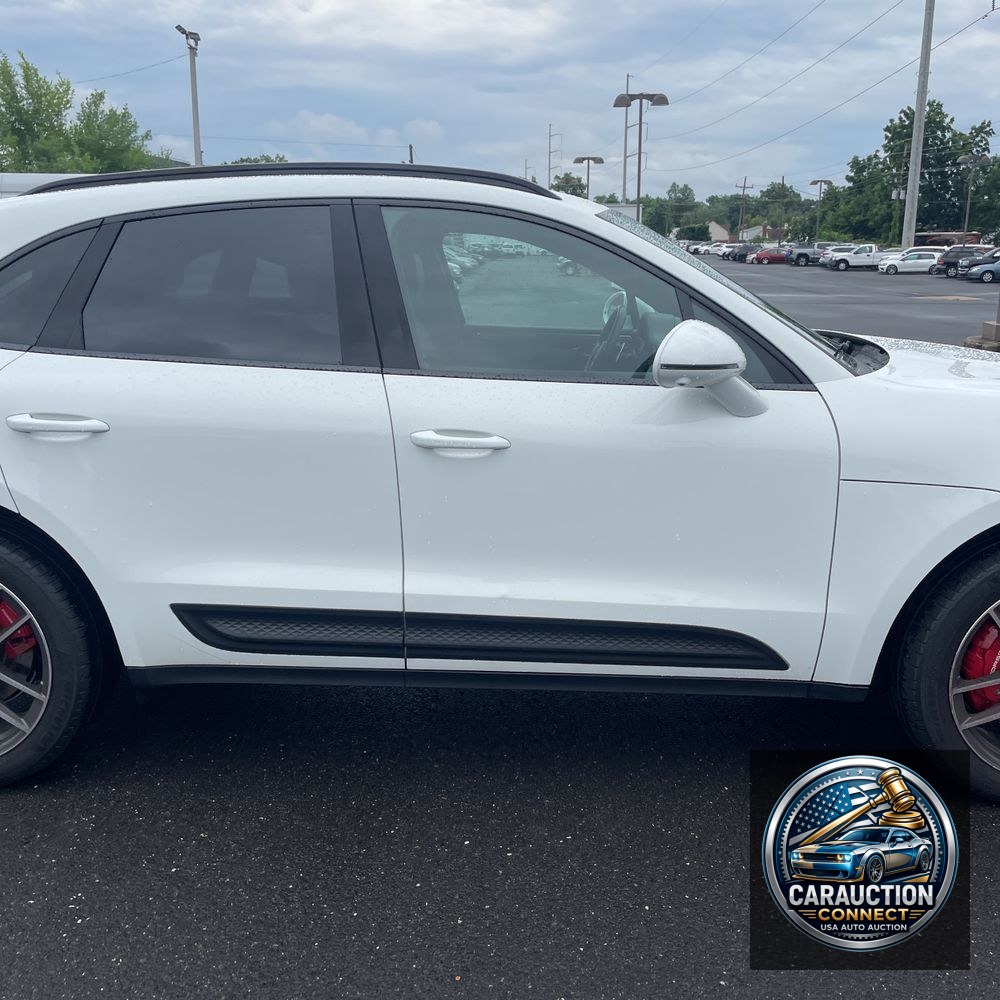 2022 Porsche Macan S