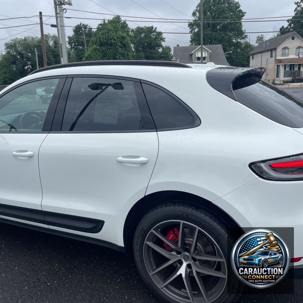 2022 Porsche Macan S