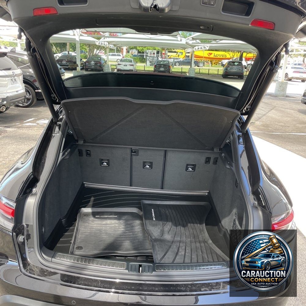 2024 Porsche Macan S