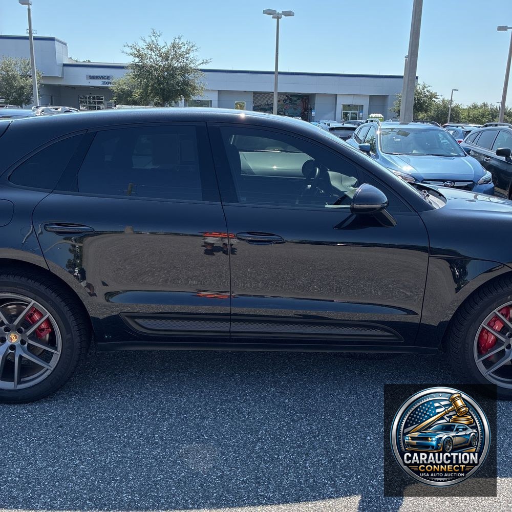 2022 Porsche Macan S