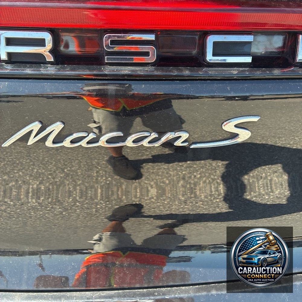 2022 Porsche Macan S