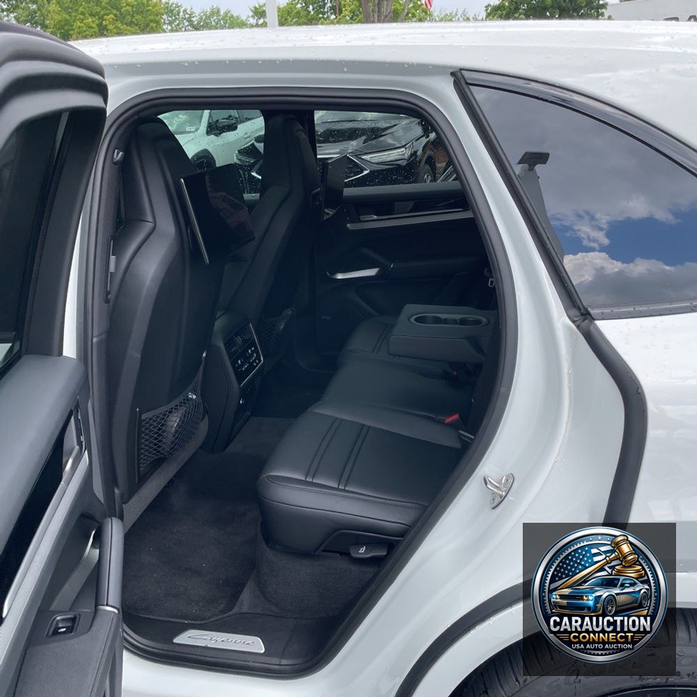 2024 Porsche Cayenne S